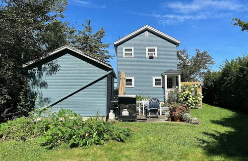 Gloucester House | Helena House: Close to Plum Cove Beach