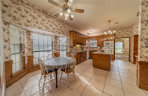 Spring House | Heron's Landing: POOL/HOT TUB + 2 Acres in Houston (Spring), TX