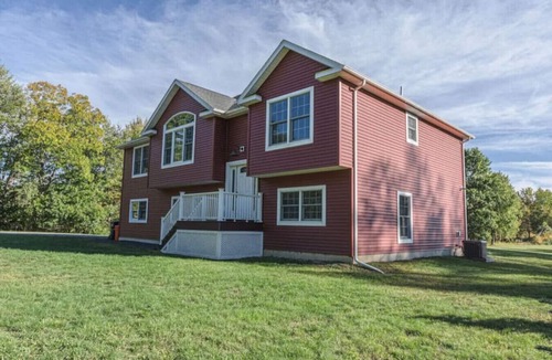 Highland House | Highland Home 4BR Near New Paltz, Wedding Venues & Hudson Valley