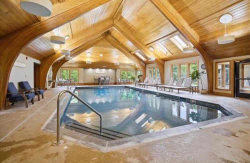 Central Vermont- Killington House | Highridge J3 Family-Friendly 2BR with Whirlpool Tub, Fireplace, and Sports Center
