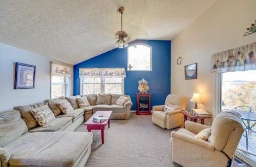 Rosedale House | Hike and Picnic at Group Getaway in Rosedale!