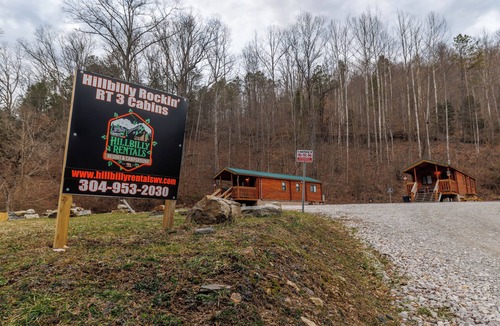 Sod Cabin | Hillbilly Rockin' Rt 3 Cabins - Ivy Branch Trailhead