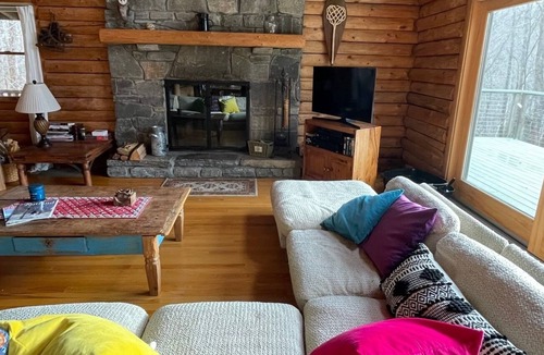 Stockbridge House | Hillside log home in Pittsfield 7 miles from Killington base and Pico ski areas