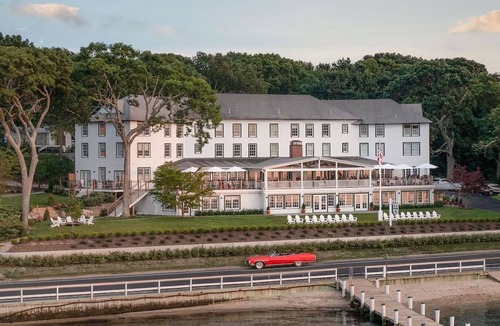Suffolk County House | Hillside Sanctuary with Private Terrace Dining and Complimentary Parking