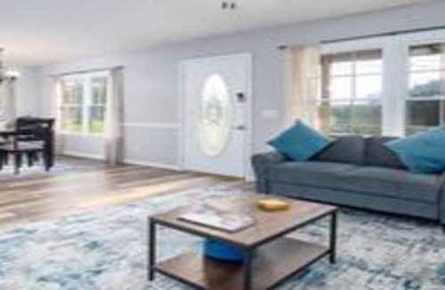 Broadway House | HILLTOP HIDEAWAY❤️Fire Pit~Grill~3BR~Pets❤️