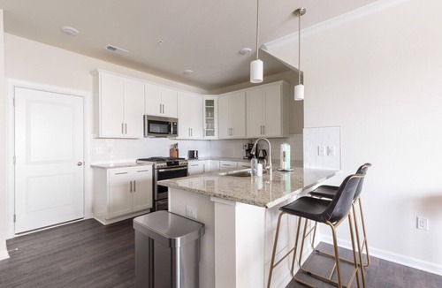 Ashburn House | Hip Ashburn 3BR w/W/D, nr Airport & National Park, by Blueground