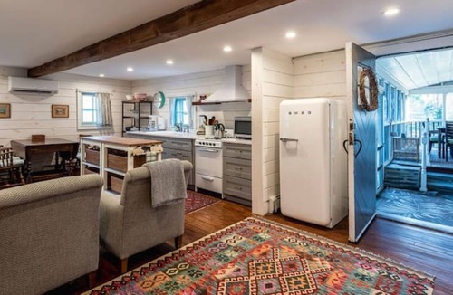 Woodstock House | Historic Baumgarten Estate & Cottage