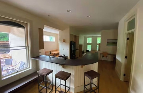 North Ferrisburgh Apartment | Historic, beautifully renovated riverside apartment in North Ferrisburgh
