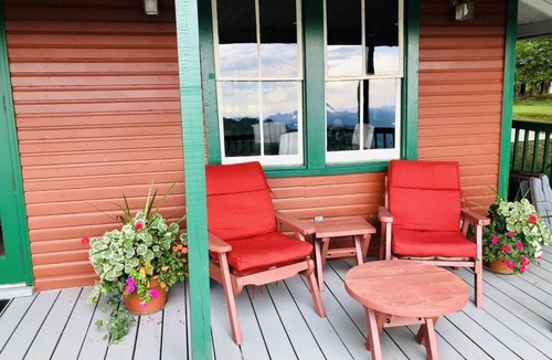 Thompson Ridge House | Historic Catskills Cottage w/Cedar Hot Tub On Top Of The World