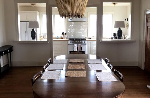 Oakpark House | Historic Manor House with Saltwater pool and Mountain Views