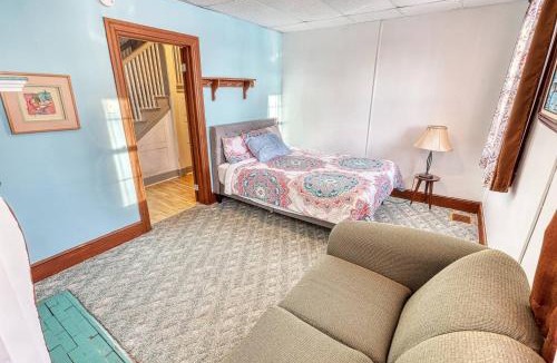 Waynesboro House | Historic Mansion with Summit View