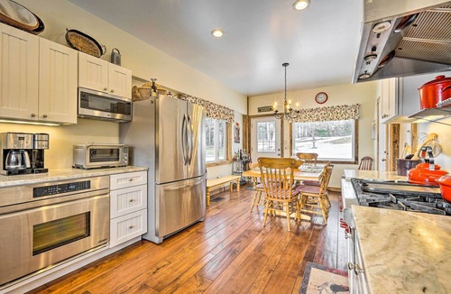 Mount Holly House | Historic Mount Holly Vacation Rental