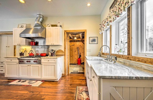 Mount Holly House | Historic Mount Holly Vacation Rental