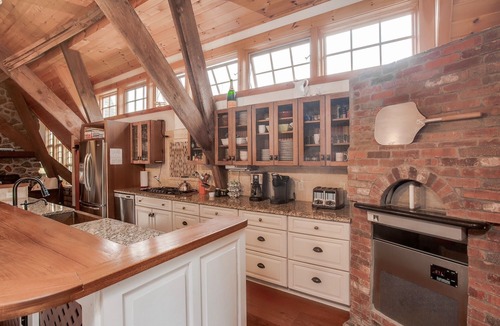 Mount Sunapee House | HISTORIC, RENOVATED BARN w/Mt. SUNAPEE VIEW, SLEEPS 22+, Minutes to Lake/Mt.