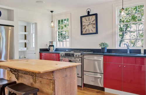 South Woodstock House | Historic, Walk to Town - South Woodstock Cottage