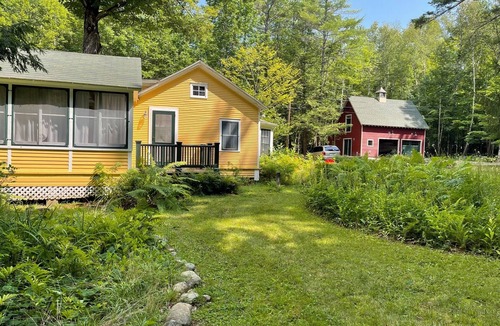Canaan Cottage | Historical Lake House & Guest cottage.