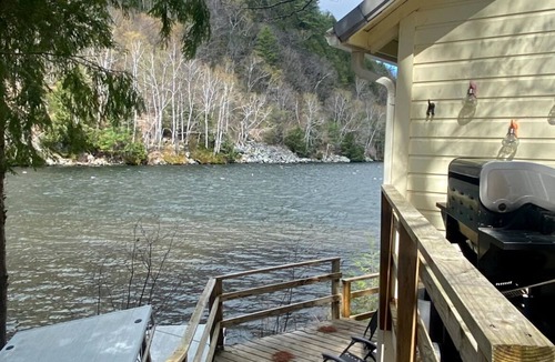 Winona House | Hobie's Landing - Blissful lake Side Cottage on Winona Lake!