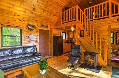 Carbon Hill House | Hocking Hills Lake Gem with Hot Tub, Dock, 100 Acres