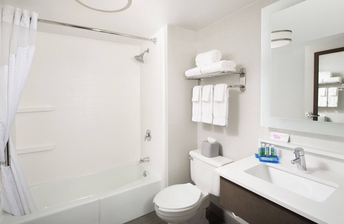 Lawrence Hotel | Holiday Inn Express Andover North-Lawrence by IHG