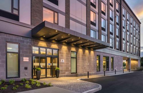 Revere Hotel | Holiday Inn Express - Boston Logan Airport - Revere by IHG