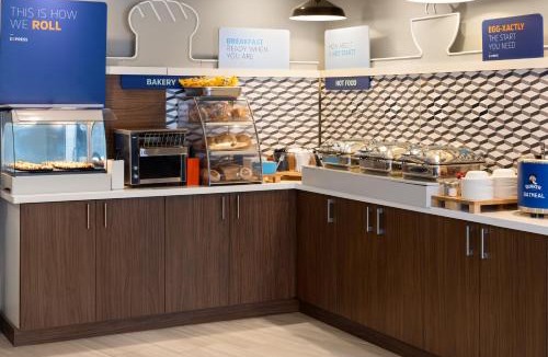 Brattleboro Hotel | Holiday Inn Express Hotel & Suites Brattleboro by IHG