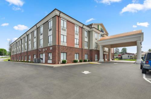Princeton Hotel | Holiday Inn Express Princeton/I-77 by IHG