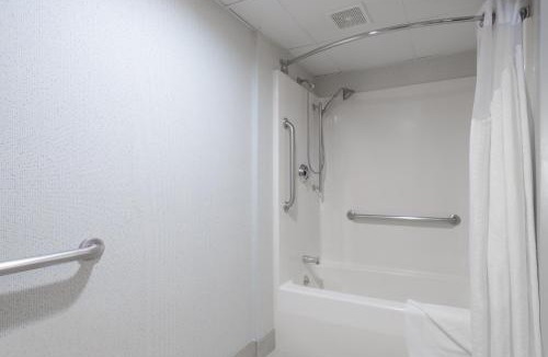 Ramsey Hotel | Holiday Inn Express Ramsey Mahwah by IHG