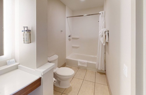 South Burlington Hotel | Holiday Inn Express South Burlington by IHG