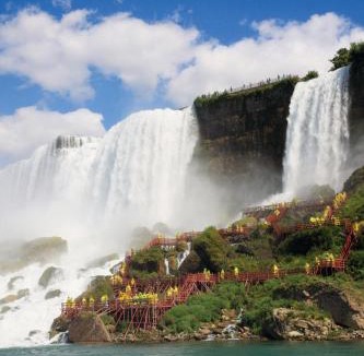 Downtown Niagara Falls Hotel | Holiday Inn Niagara Falls State Park Entry by IHG