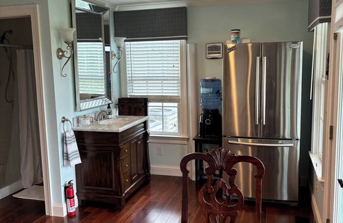 Tasley Apartment | Holly Cove Suite has gorgeous sunsets and spectacular views of Onancock Creek.