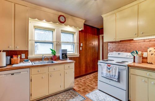 Vestal House | Home 7 Mi to Binghamton University!