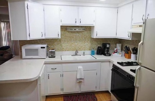 Fire Island Pines Condo | ~Home Comforts, Roku SmartTV, Fast WiFi~