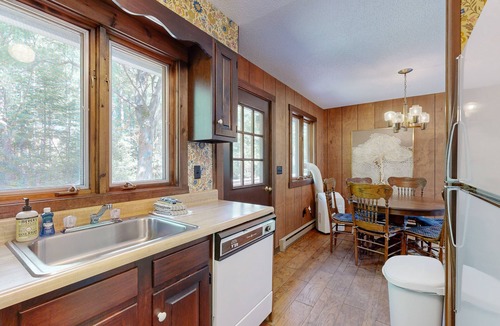 Franconia House | Home in the woods with a large deck, Ping-Pong table, & W/D