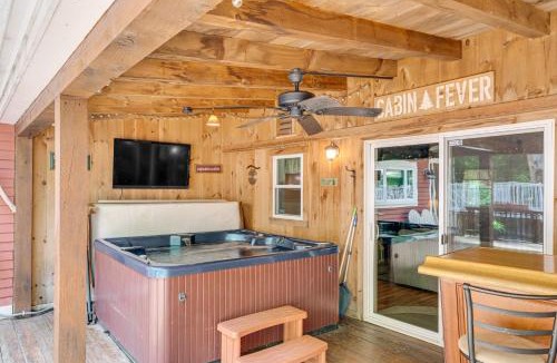 Plymouth House | Home with Outdoor Entertainment Area in Ashland!