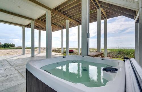 Gilchrist House | Hot Tub and Bay Views Beachfront Gilchrist Retreat