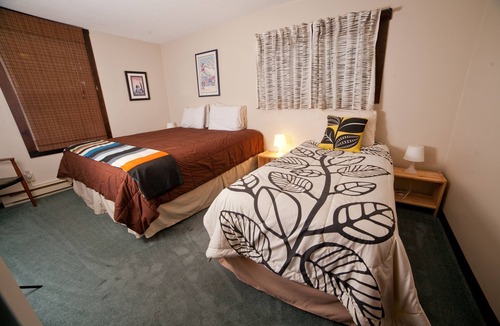 Mount Holly Cabin | Hot tub, pool table, wet bar, shuffleboard, whole house generator