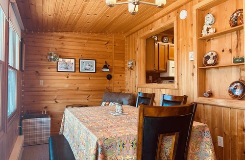 Burton House | House ∙ 2 bedrooms ∙ 8 guests