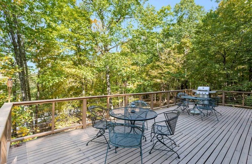 Berkeley Springs House | House ∙ 4 bedrooms ∙ 10 guests