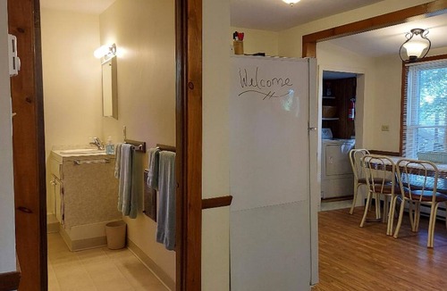 Lake George Cottage | Housekeeping Cottage - near Lake George & Adirondacks