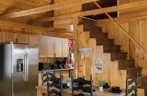 Phillips Cabin | Huck’s Hideaway – Near Rangeley Lakes & Trails
