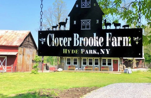 Hyde Park Apartment | Hudson Valley Farm Getaway- West/Llama Lover Lane