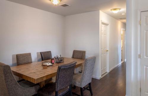 Jersey City Apartment | Huge 3BR Urban Gem just 3 miles to NYC plus Free Parking