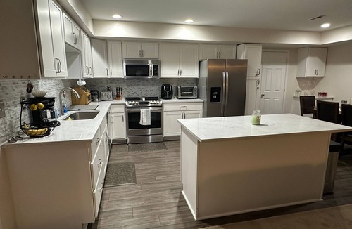 Tonawanda House | HUGE, Modern Home in ❤️ of WNY Buffalo & Niagara Falls