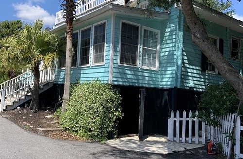 Isle of Palms House | ~HUGE TROPICAL POOL WITH NEW ROOFTOP DECK! AMAZING VIEWS! Pet Friendly!