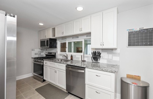 Anderson Township House | Hunley Haven Retreat – Spacious and Private 4 BDR in East Cincy!