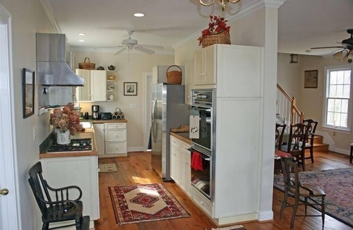 Middleburg House | Hunt Box-Antique Filled Cottage on Lowelands Farm-MiddleburgnZONR-2024-012704