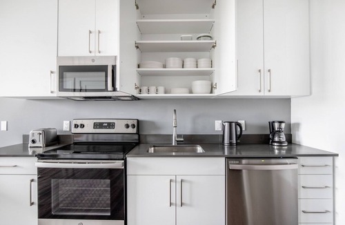 St. Elizabeth's Apartment | Ideal Brighton 1BR w/W/D, Pool & Gym, nr Green Line, by Blueground