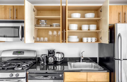 Hunters Point Apartment | Ideal LIC 1BR w/W/D, Elevator & Doorman, near East River, by Blueground