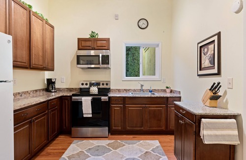 Kenmore House | Ideal Northwest Getaway | Near Lake Washington and Seattle