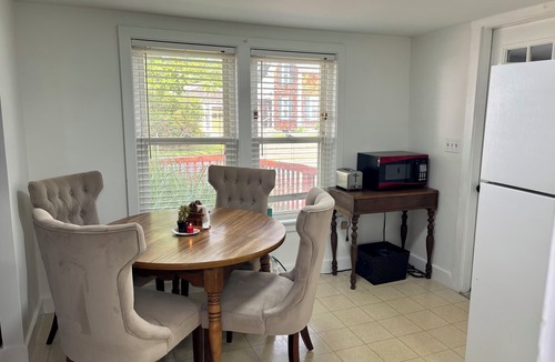 Derry House | Idyllic Small-Town Stay